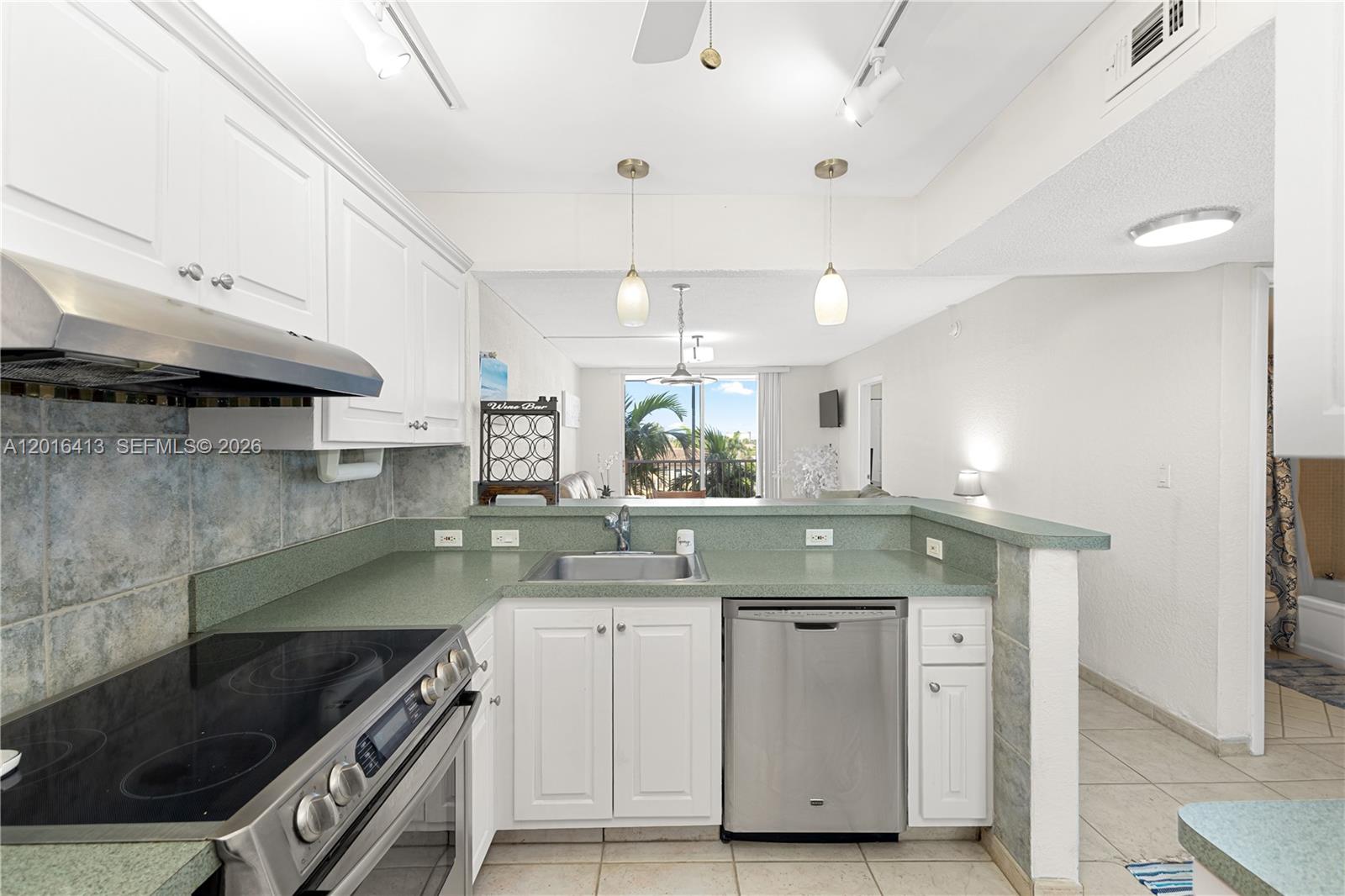 1391 S Ocean Blvd 409