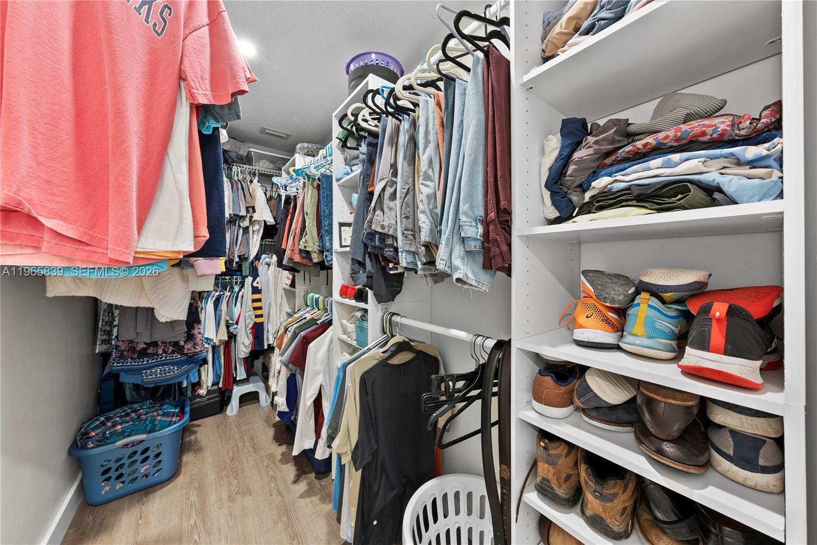 COUNTRY WALK SEC 2 - Residential