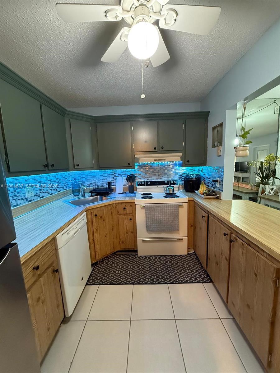 PINE RIDGE SOUTH II CONDO - Residential