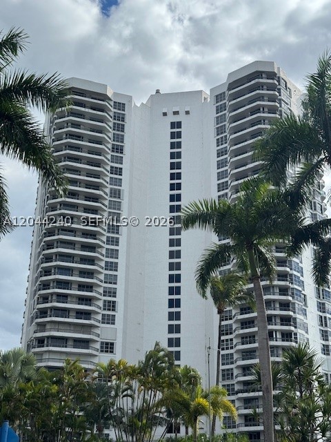 19101 NE 36th Ct 1005