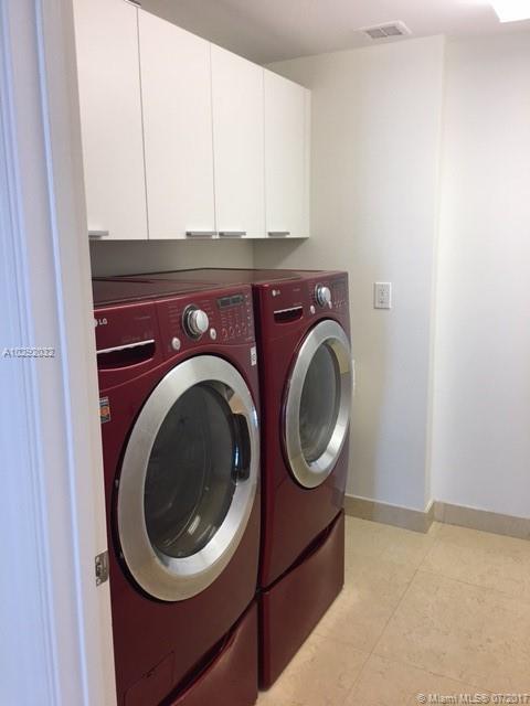 DIPLOMAT OCEANFRONT RESID - Residential Lease