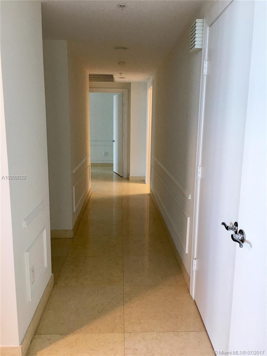 DIPLOMAT OCEANFRONT RESID - Residential Lease