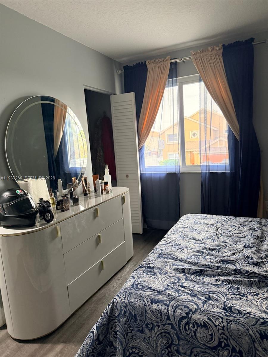 LAKESIDE SOUTH - Residential