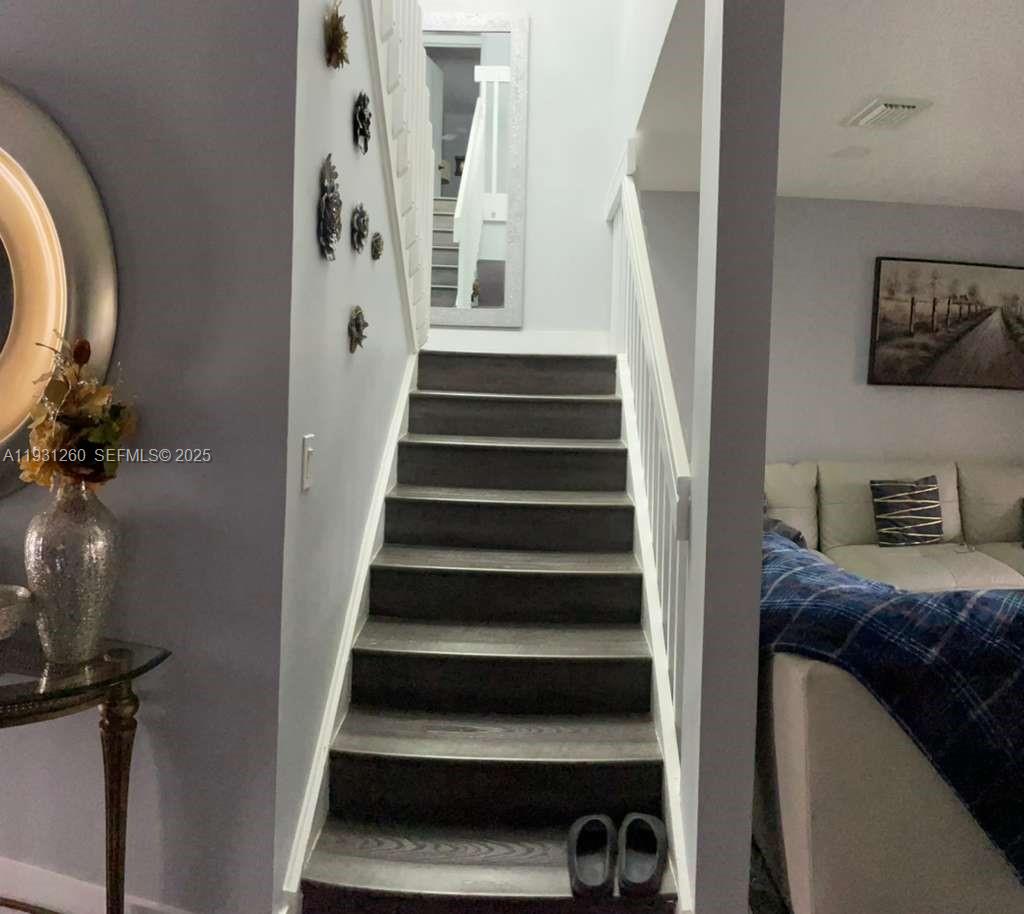 LAKESIDE SOUTH - Residential