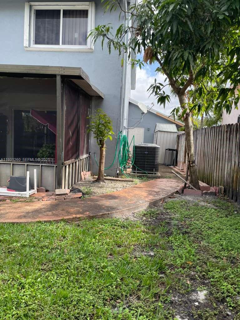 LAKESIDE SOUTH - Residential