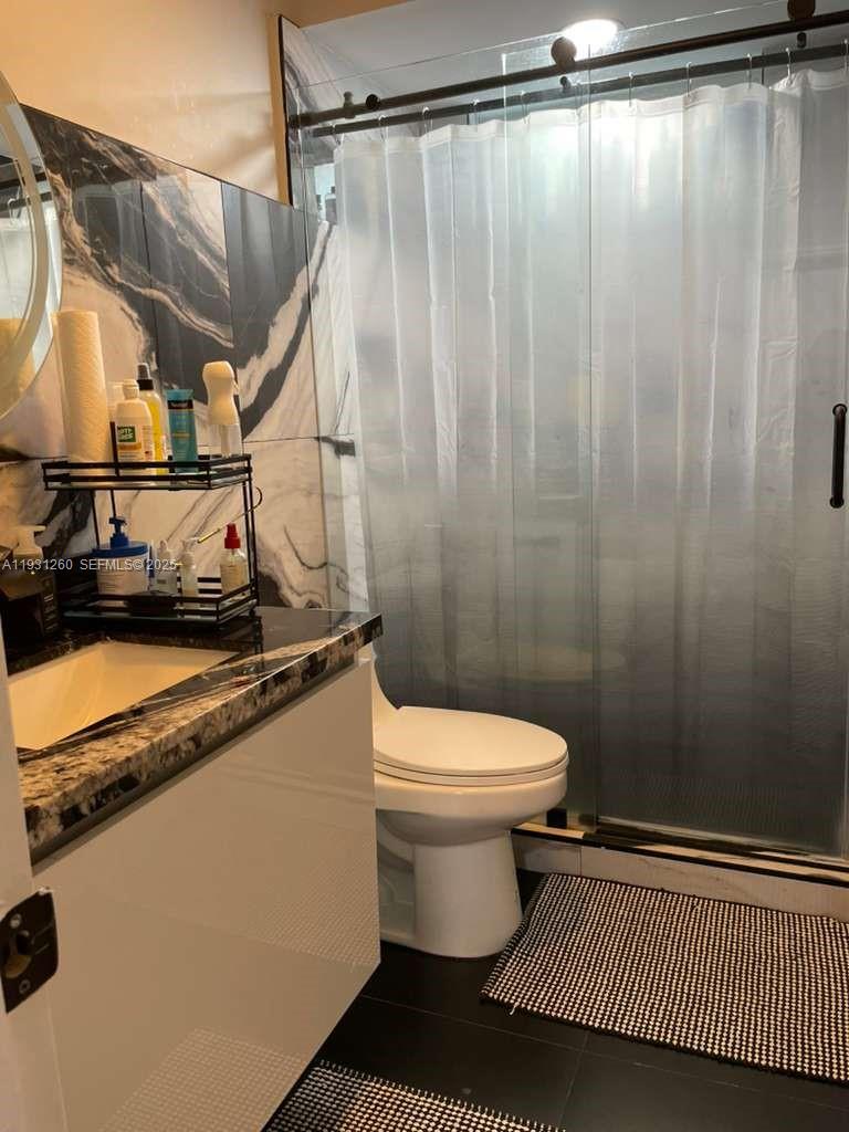 LAKESIDE SOUTH - Residential