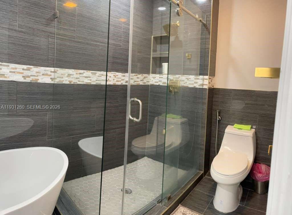 LAKESIDE SOUTH - Residential