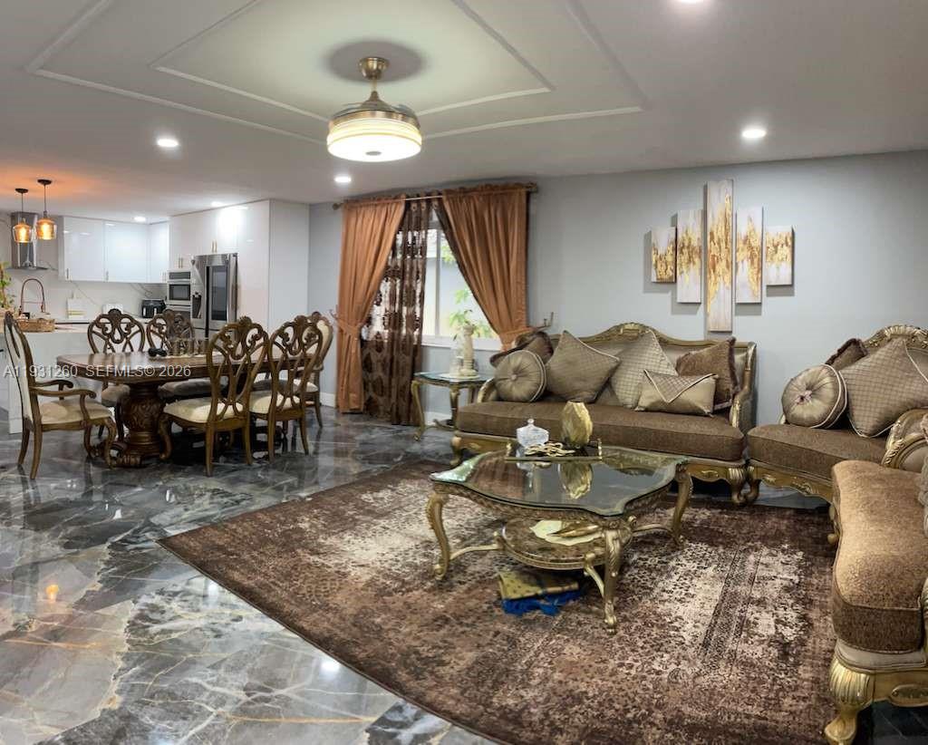 LAKESIDE SOUTH - Residential