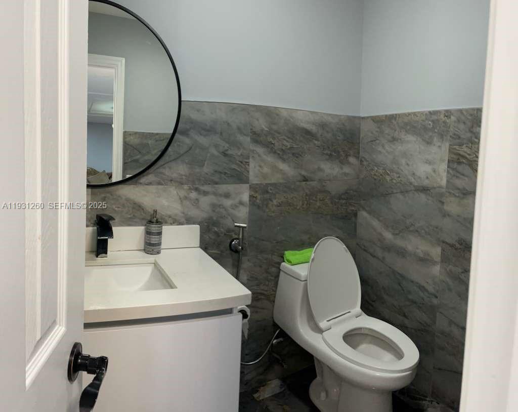 LAKESIDE SOUTH - Residential