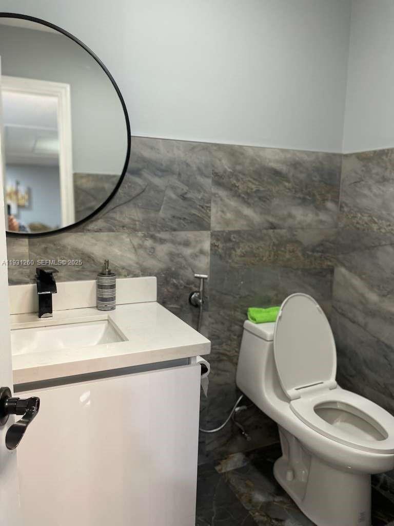 LAKESIDE SOUTH - Residential