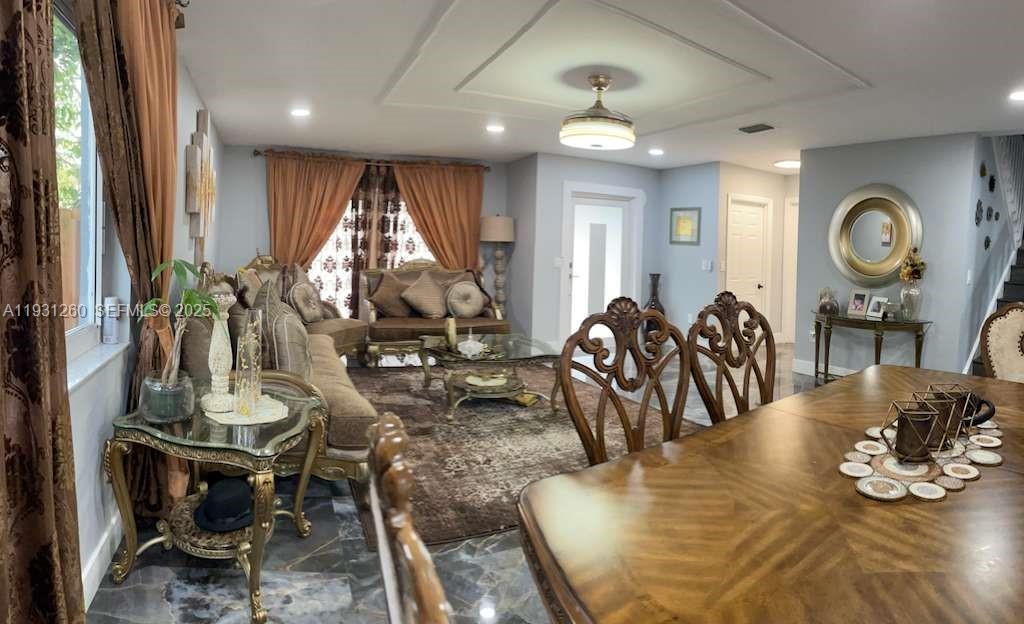 LAKESIDE SOUTH - Residential