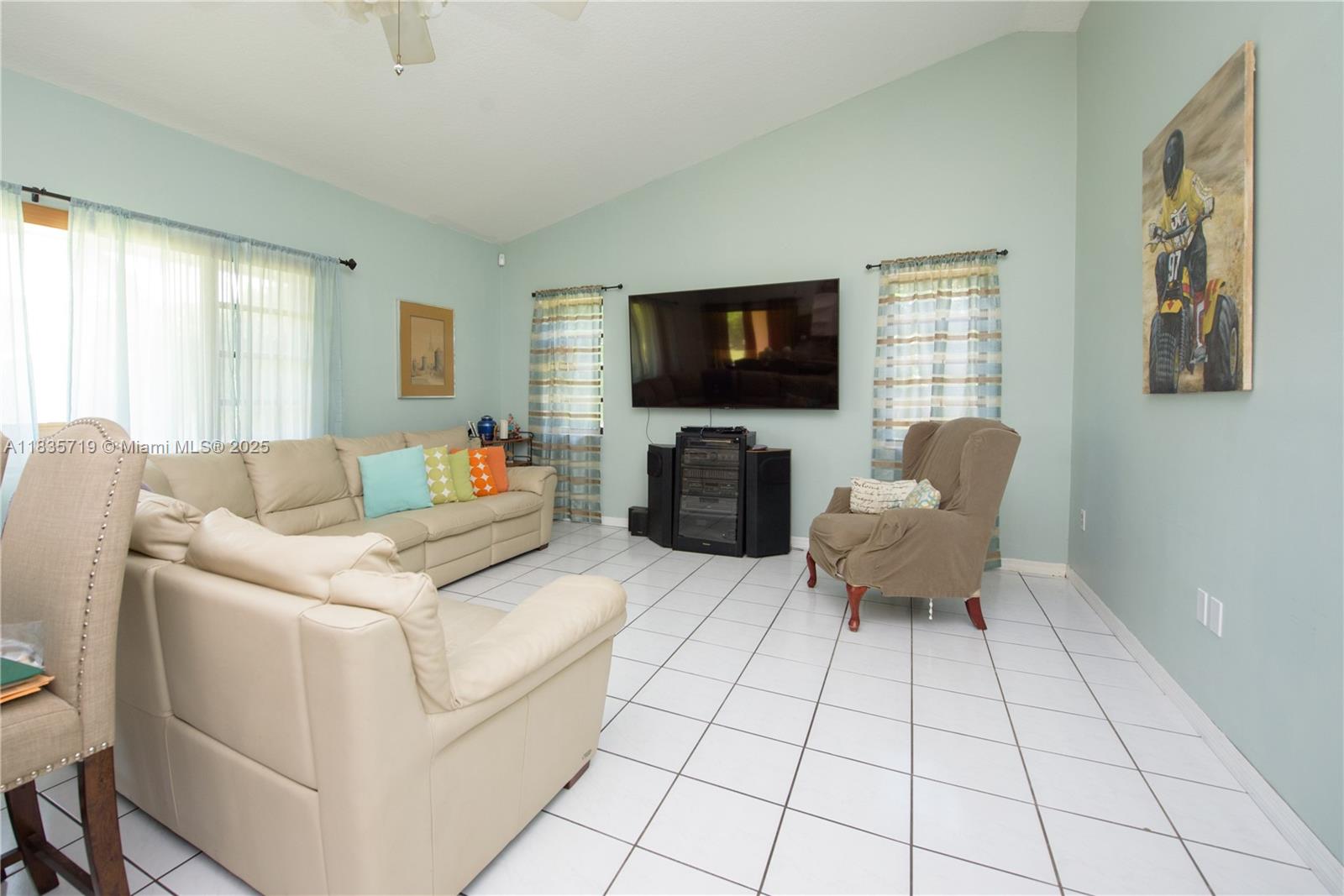 REDLANDS MANSIONS 1ST ADD - Residential