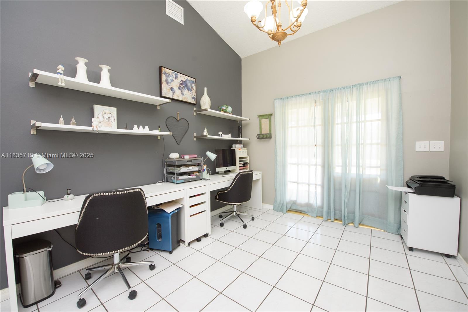 REDLANDS MANSIONS 1ST ADD - Residential