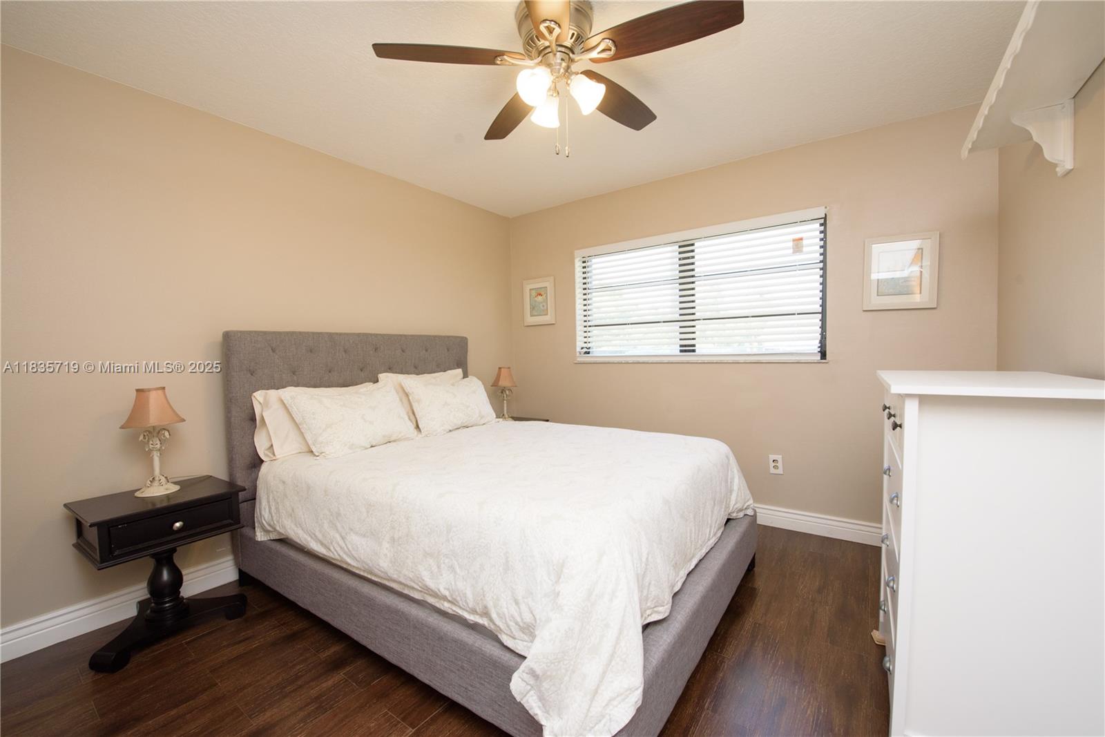 REDLANDS MANSIONS 1ST ADD - Residential