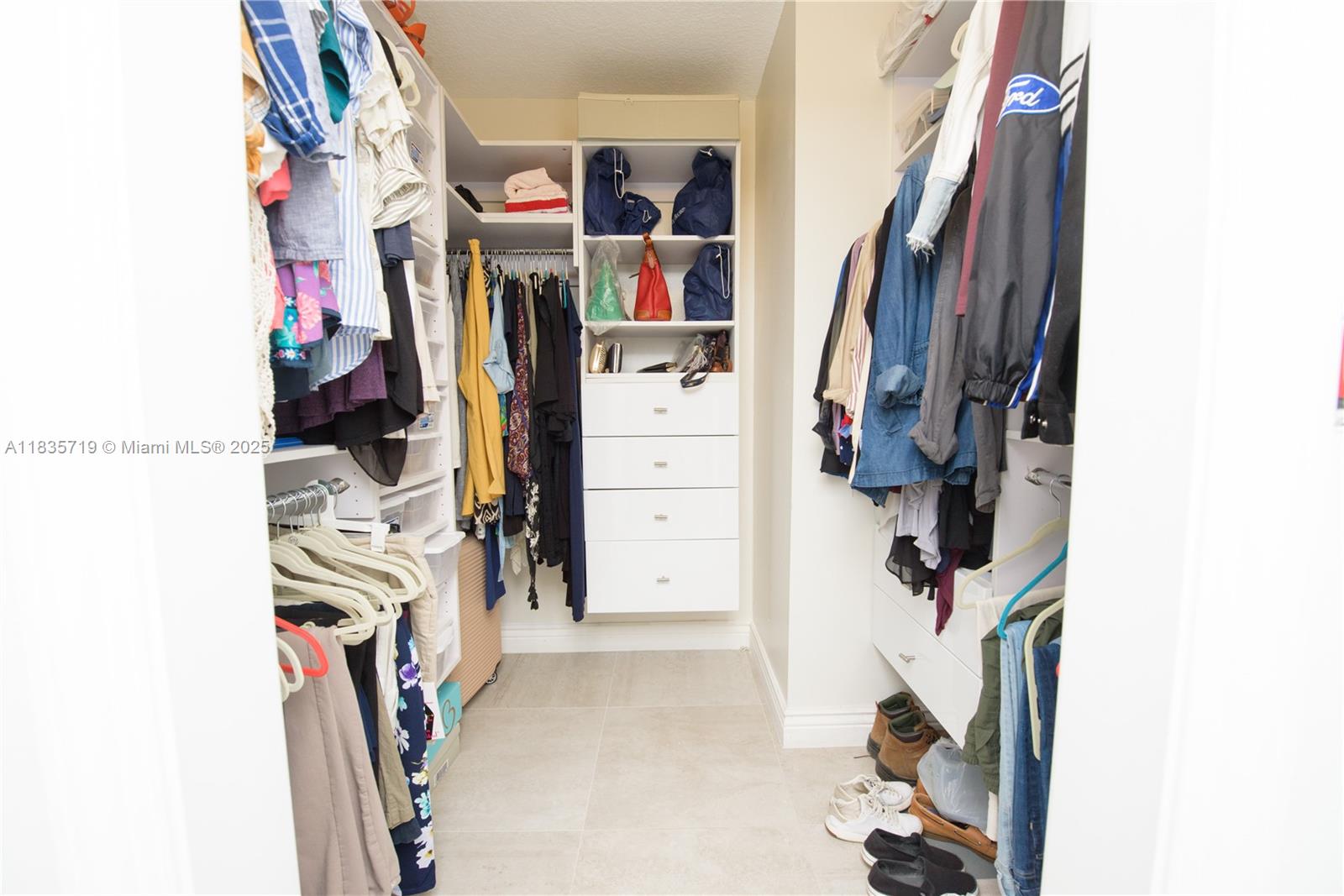 REDLANDS MANSIONS 1ST ADD - Residential