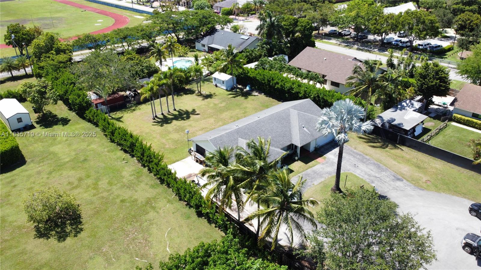 REDLANDS MANSIONS 1ST ADD - Residential