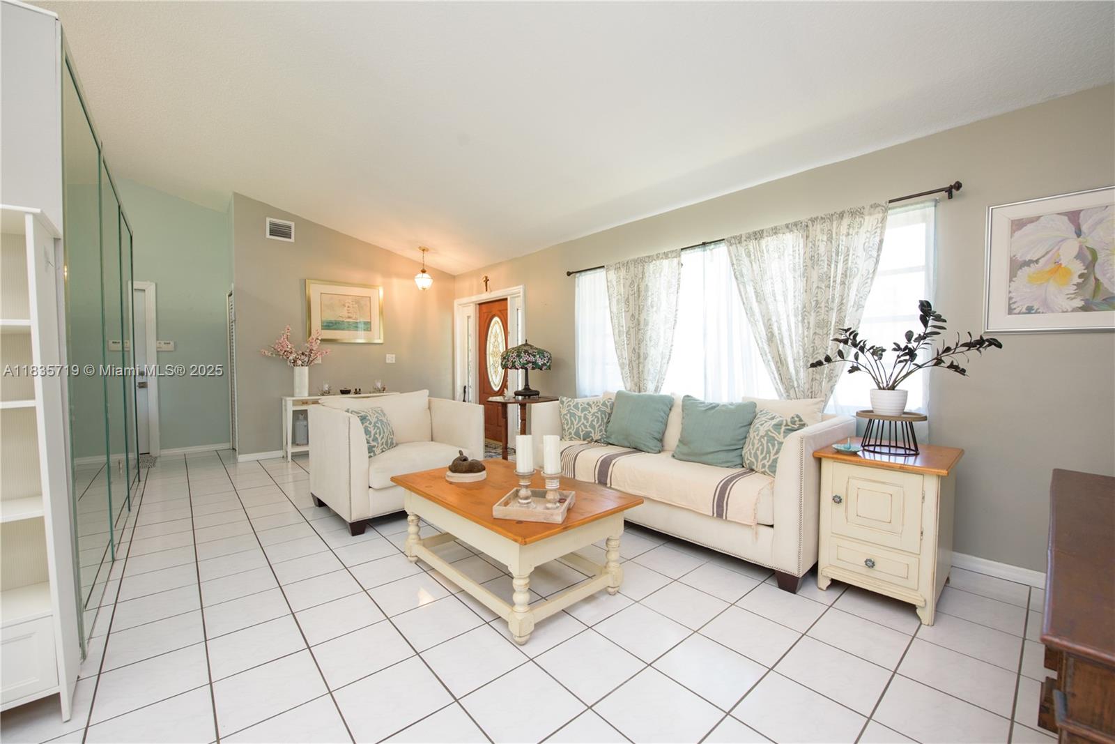 REDLANDS MANSIONS 1ST ADD - Residential