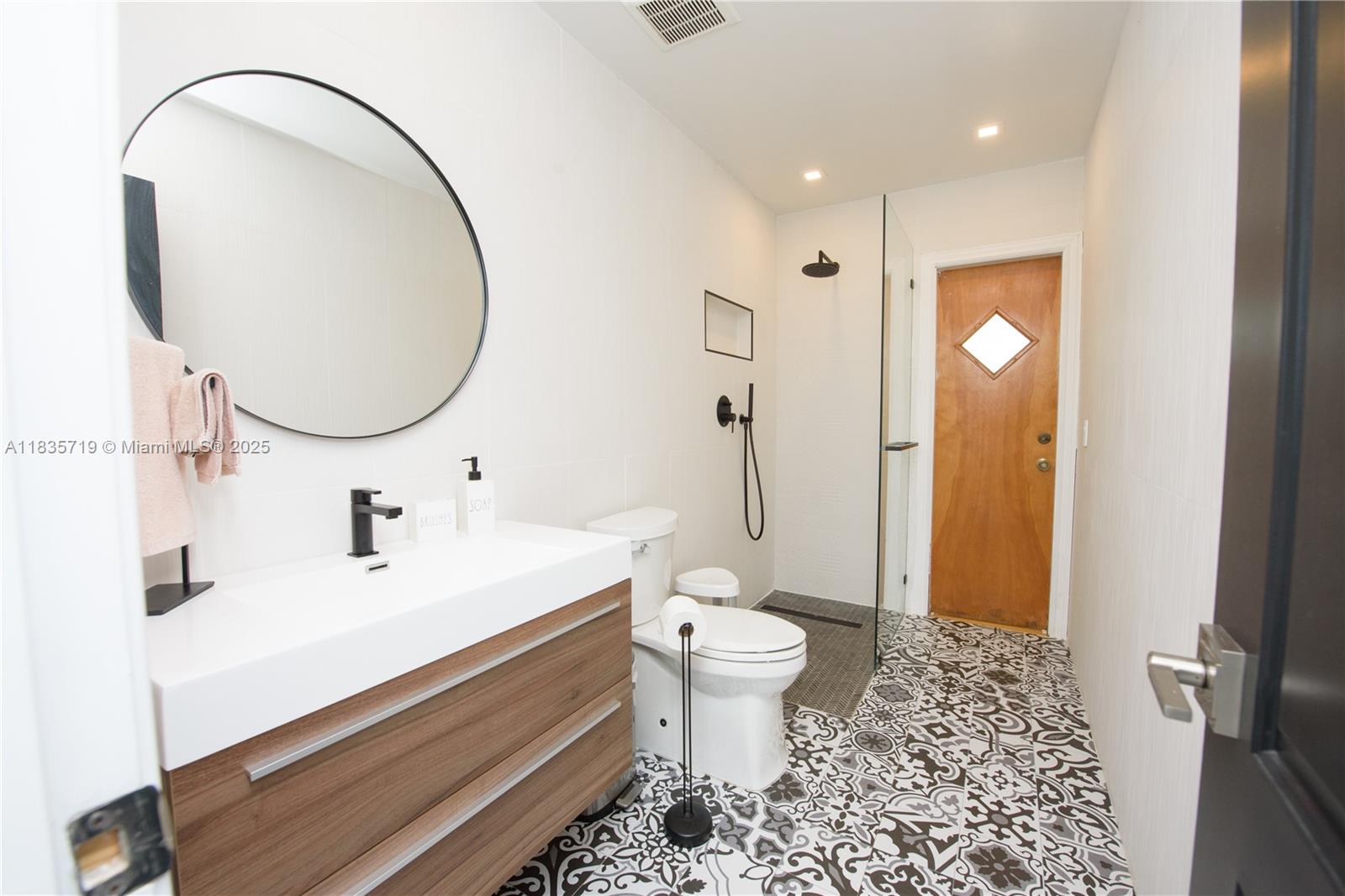 REDLANDS MANSIONS 1ST ADD - Residential