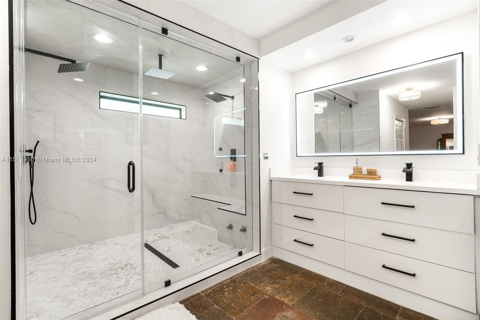 Miami, Florida 33184, United States, 8 Bedrooms Bedrooms, ,7 BathroomsBathrooms,Residential,Active,66461