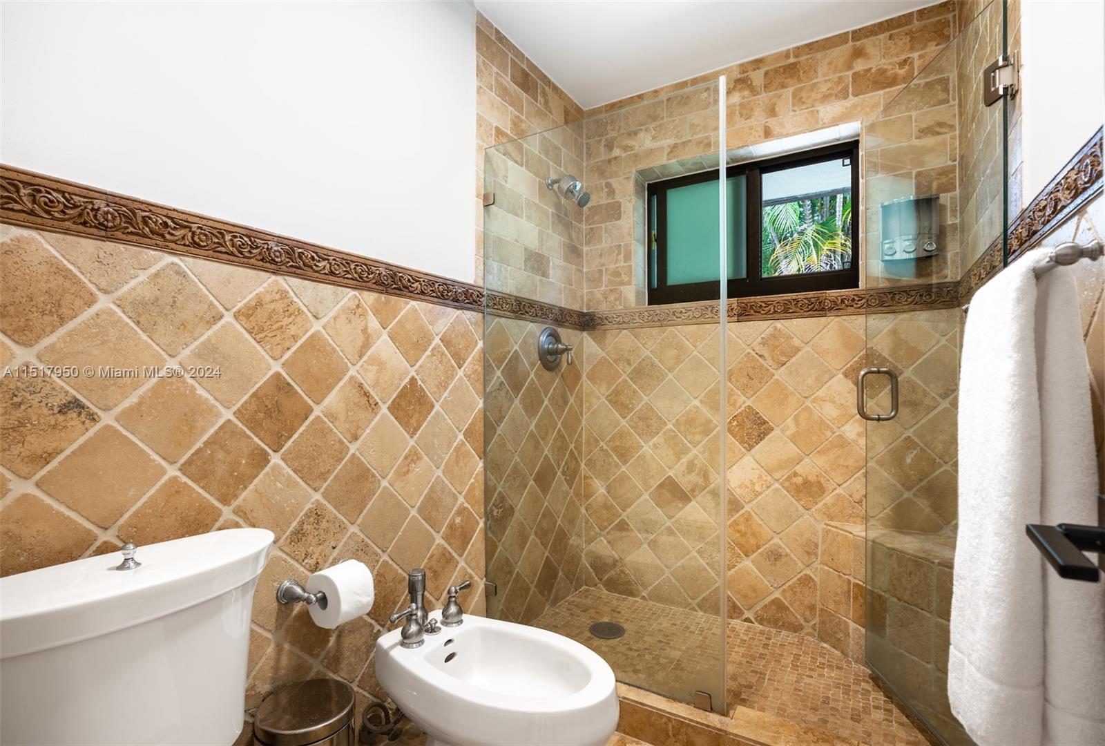 Miami, Florida 33184, United States, 8 Bedrooms Bedrooms, ,7 BathroomsBathrooms,Residential,Active,66461