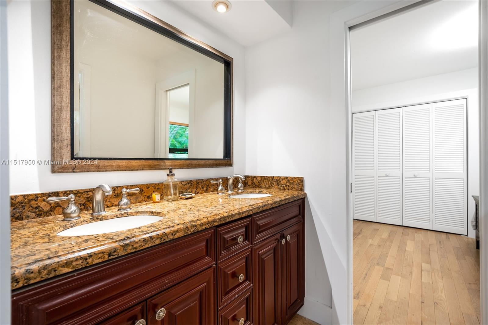 Miami, Florida 33184, United States, 8 Bedrooms Bedrooms, ,7 BathroomsBathrooms,Residential,Active,66461