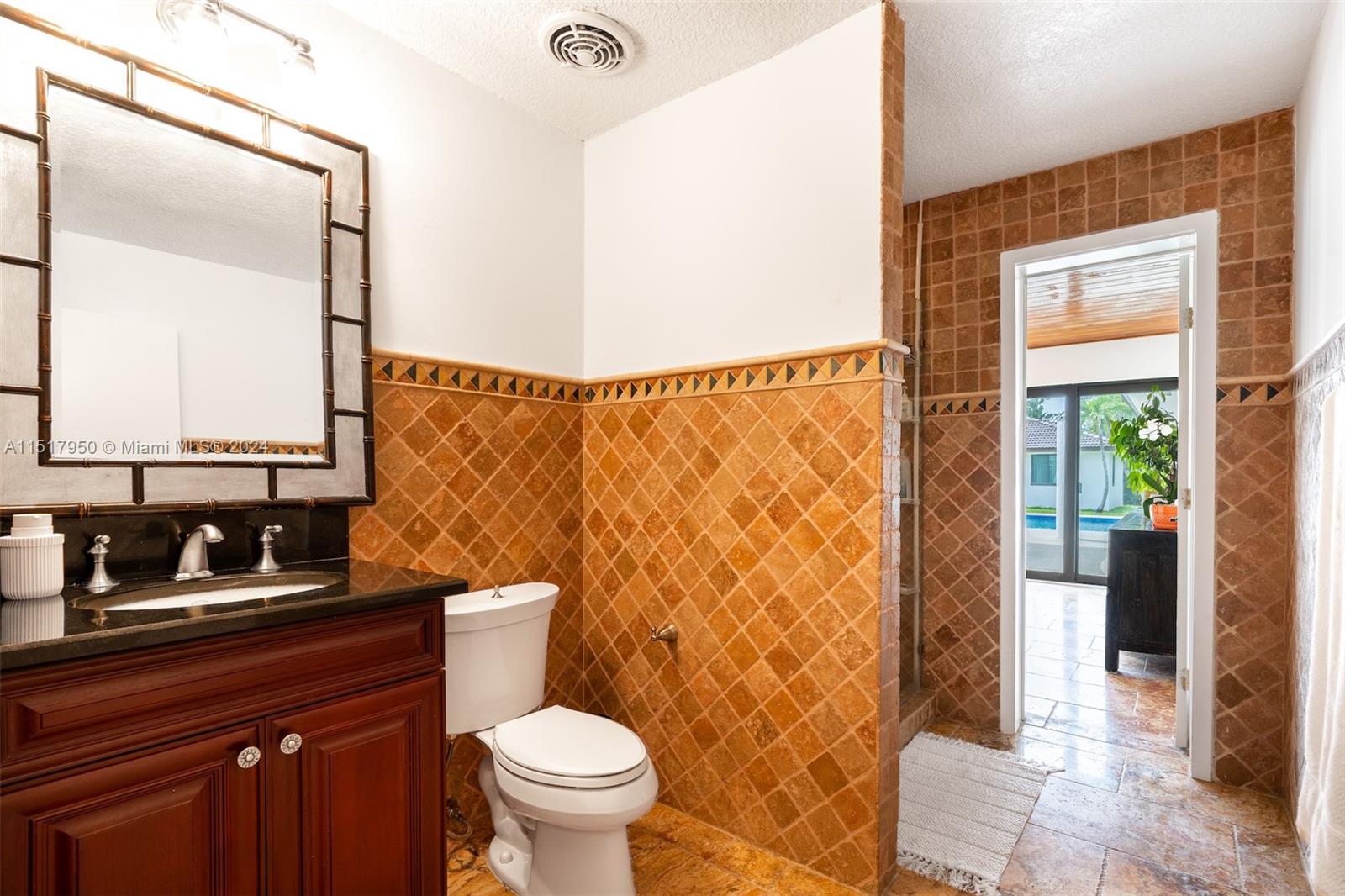 Miami, Florida 33184, United States, 8 Bedrooms Bedrooms, ,7 BathroomsBathrooms,Residential,Active,66461