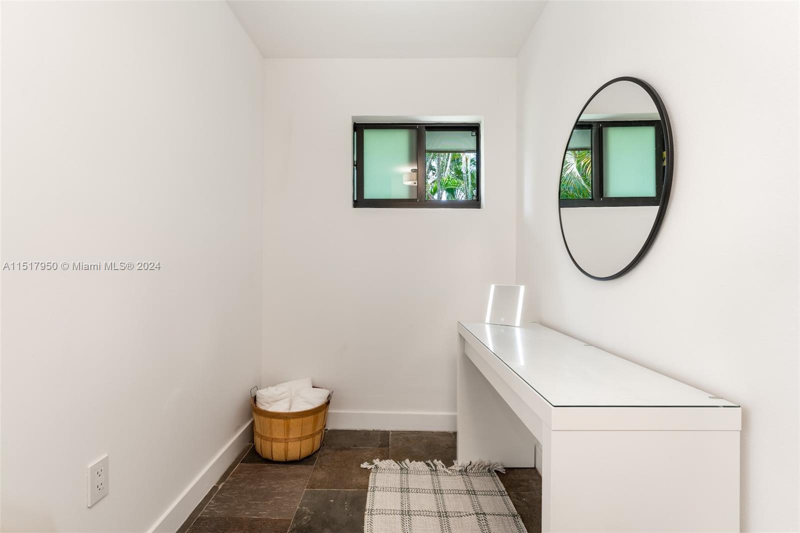 Miami, Florida 33184, United States, 8 Bedrooms Bedrooms, ,7 BathroomsBathrooms,Residential,Active,66461