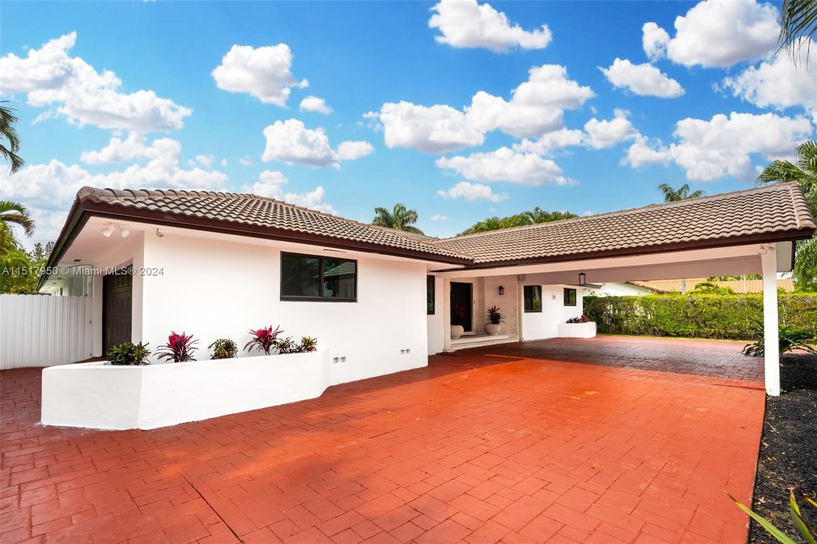 Miami, Florida 33184, United States, 8 Bedrooms Bedrooms, ,7 BathroomsBathrooms,Residential,Active,66461