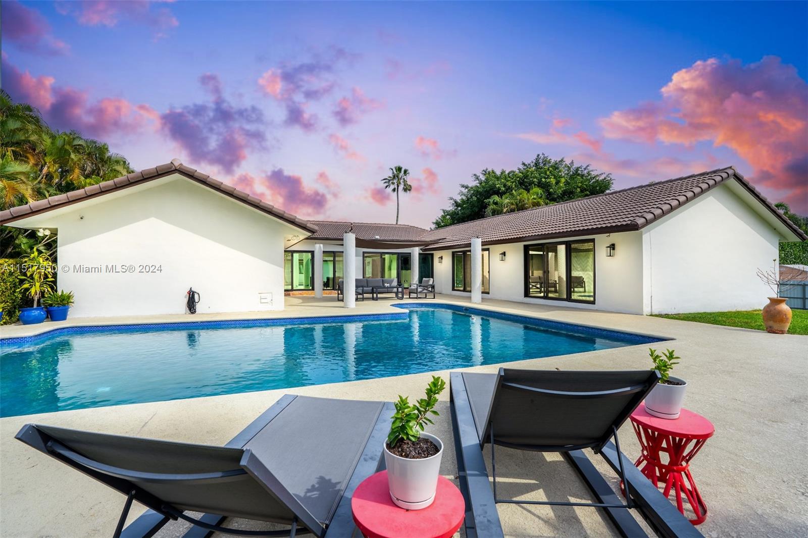 Miami, Florida 33184, United States, 8 Bedrooms Bedrooms, ,7 BathroomsBathrooms,Residential,Active,66461