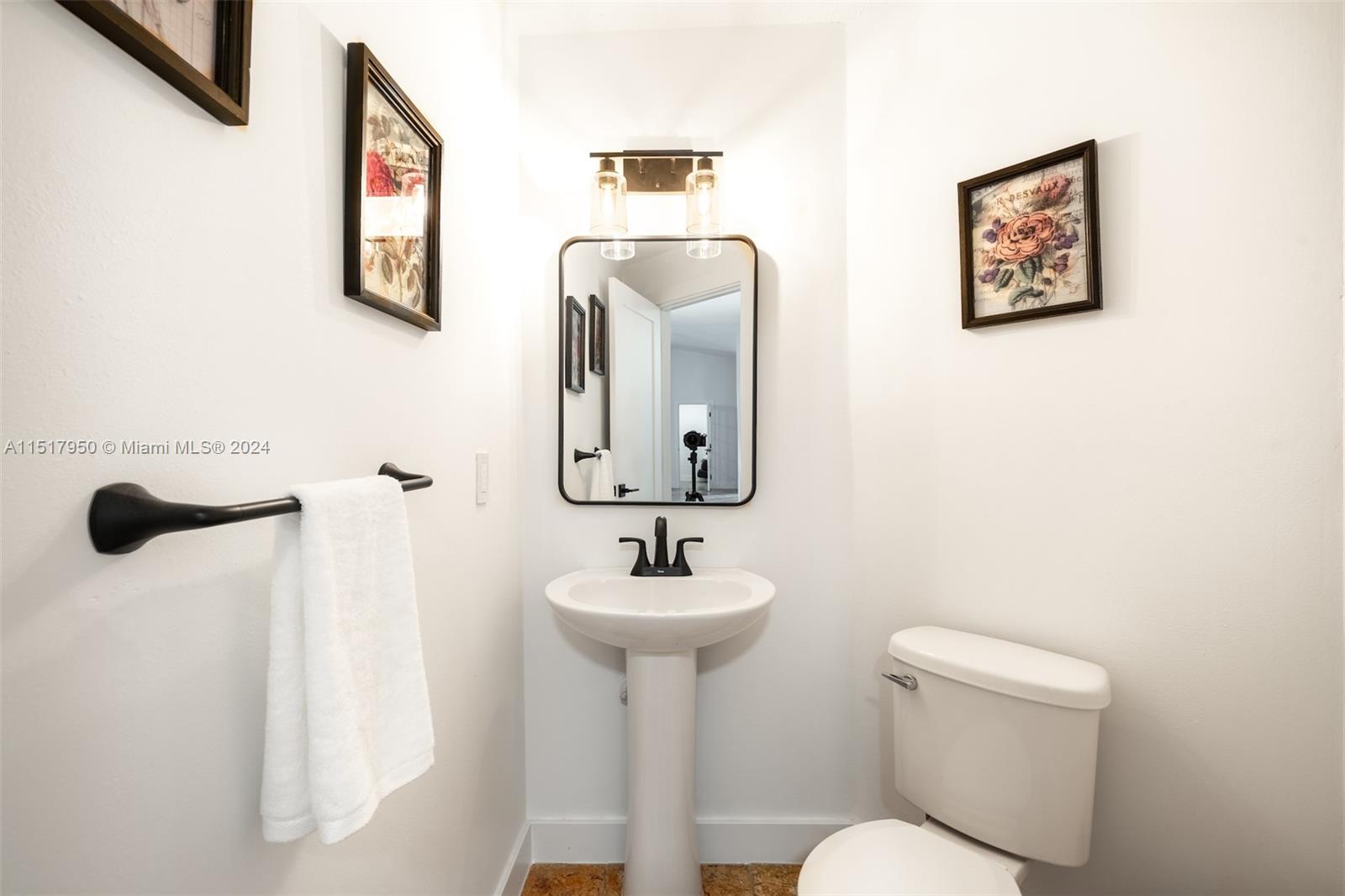 Miami, Florida 33184, United States, 8 Bedrooms Bedrooms, ,7 BathroomsBathrooms,Residential,Active,66461