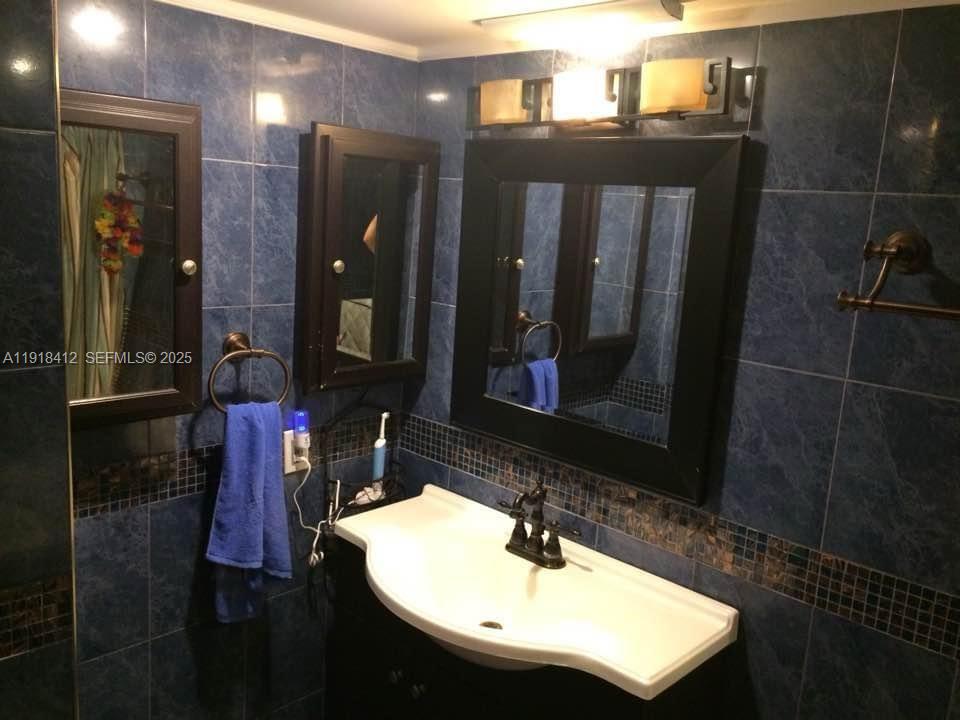 DESOTO PARK NORTH CONDO - Residential Lease