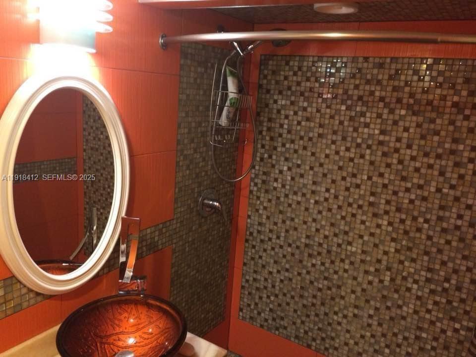 DESOTO PARK NORTH CONDO - Residential Lease