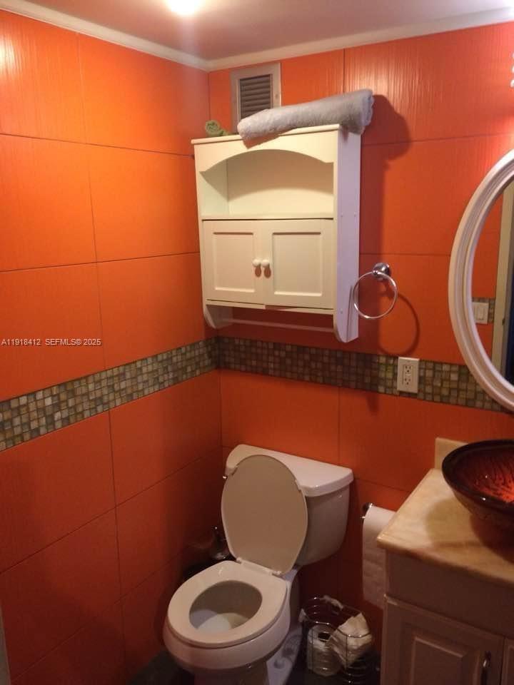 DESOTO PARK NORTH CONDO - Residential Lease