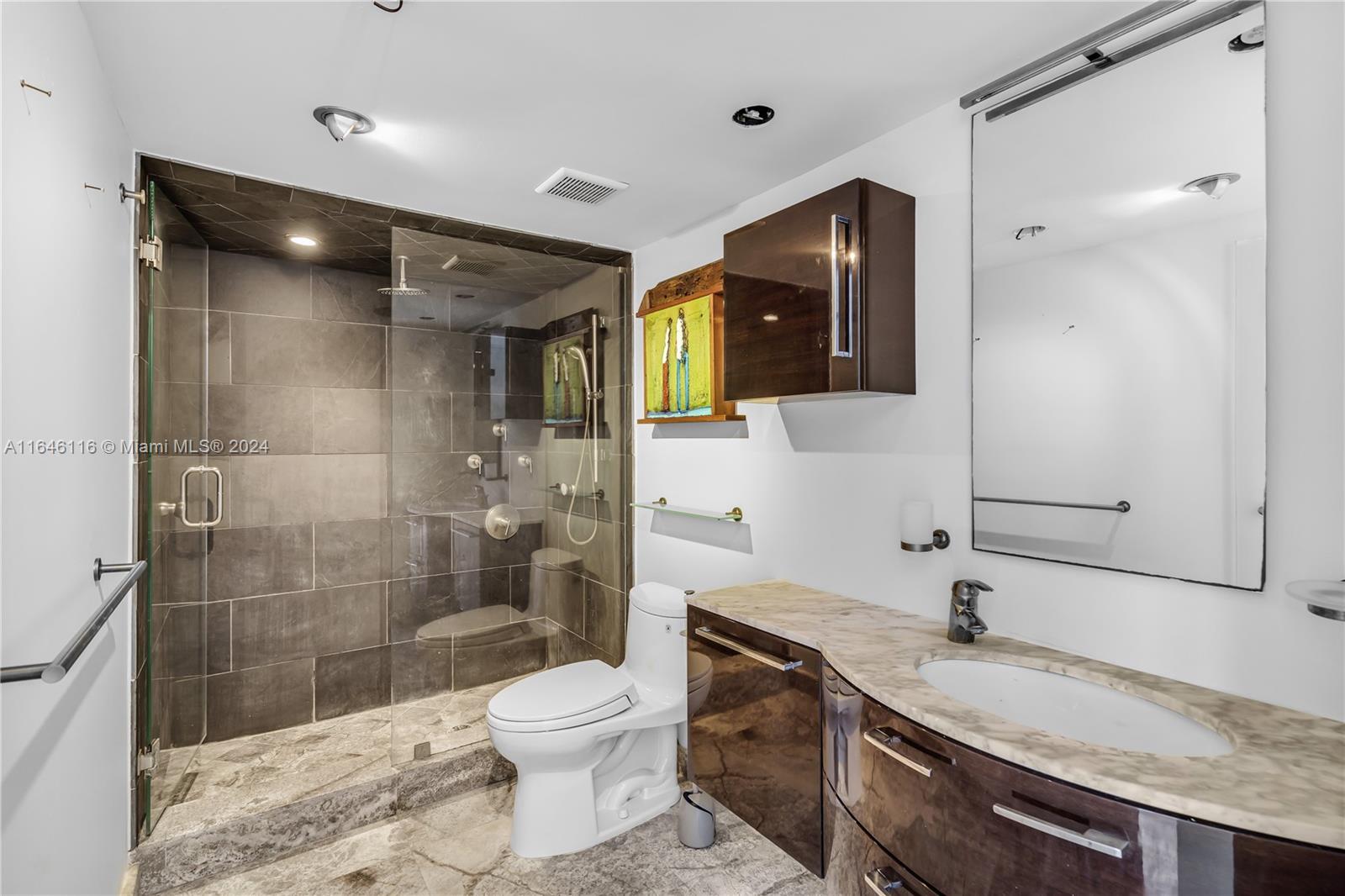 OCEAN REEF TOWERS INC CON - Residential
