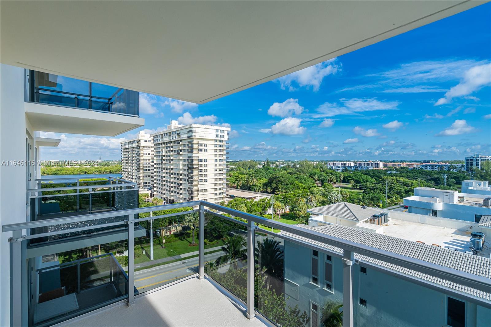 OCEAN REEF TOWERS INC CON - Residential