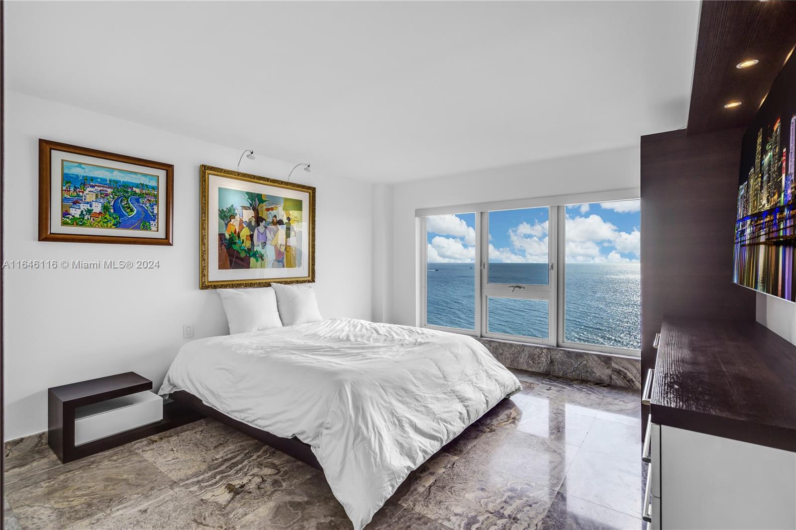 OCEAN REEF TOWERS INC CON - Residential