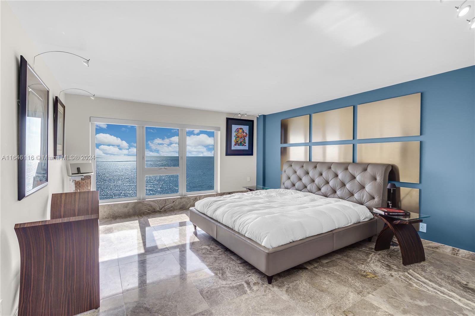 OCEAN REEF TOWERS INC CON - Residential