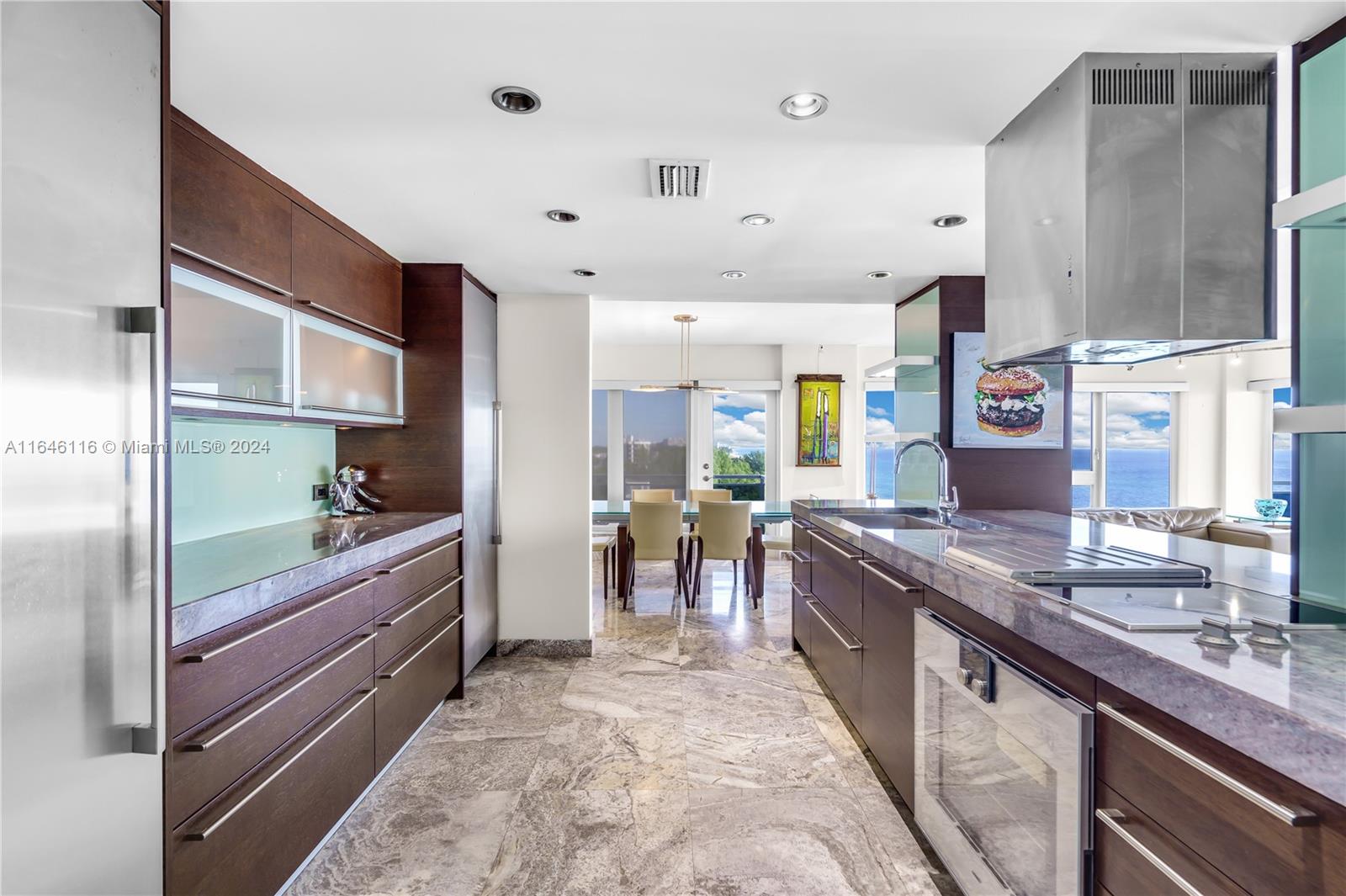 OCEAN REEF TOWERS INC CON - Residential