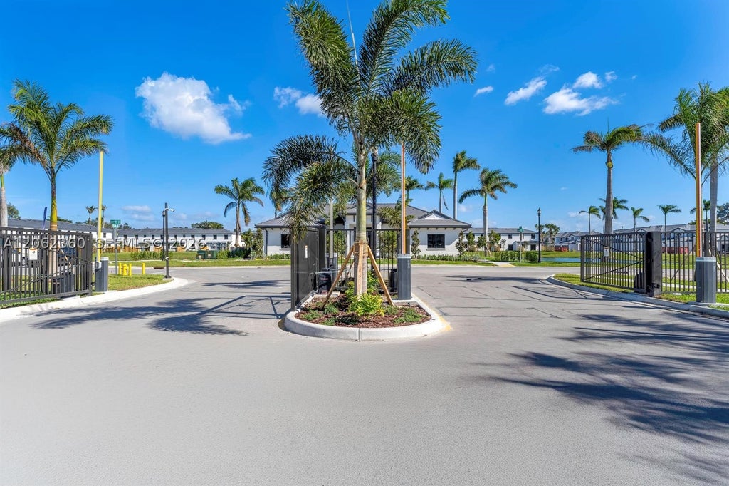 Photo of 3024 Green Palm Ct #5838, Dania Beach, FL 33312 (MLS # A12062360)