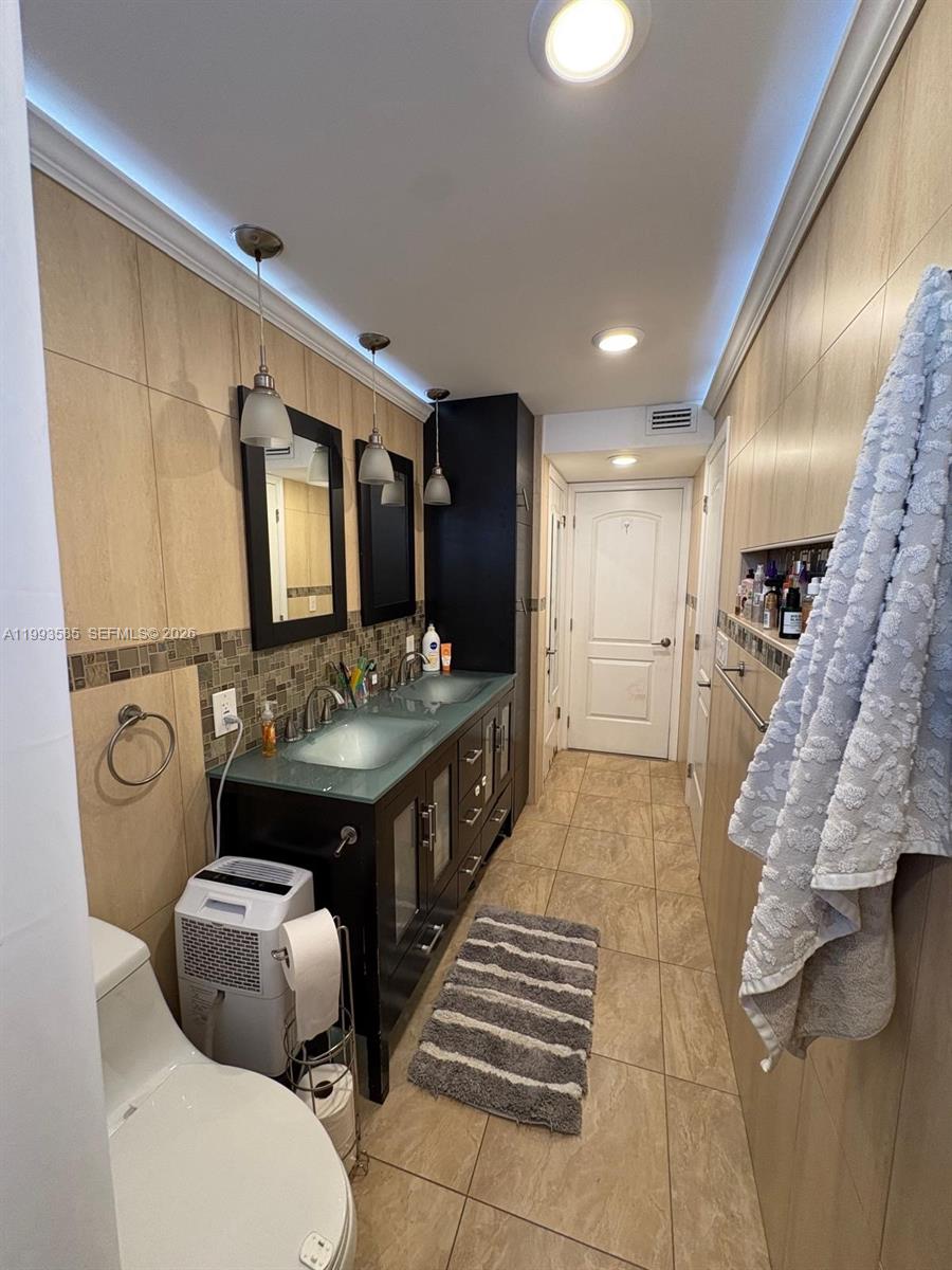 MICHIGAN WEST CONDO - Residential