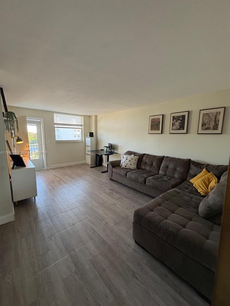 MICHIGAN WEST CONDO - Residential