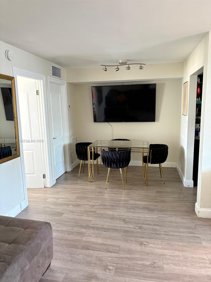 MICHIGAN WEST CONDO - Residential