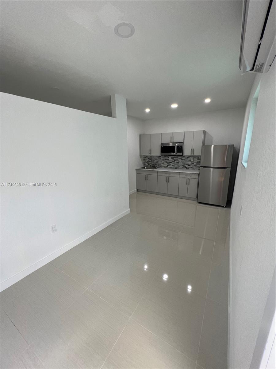 UNIV PARK EAST SEC 2 - Residential