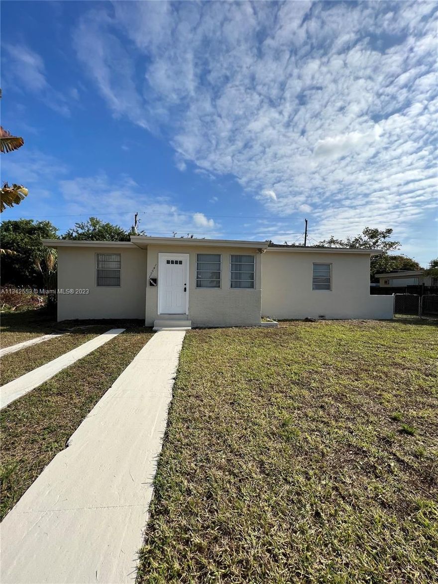 This is a single family home in Richmond heights. This home features 3 bedrooms and 2 full bathrooms. The home features a split bedroom plan and new upgraded appliances in the kitchen. Plenty of drive way space upfront access to store whatever you may need to store in the backyard and the backyard has ample room.