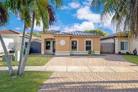 Photo of 7978 NW 200th St, Hialeah, FL 33015 (MLS # A11887252) Photo of 7978 NW 200th St, Hialeah, FL 33015 (MLS # A11887252)