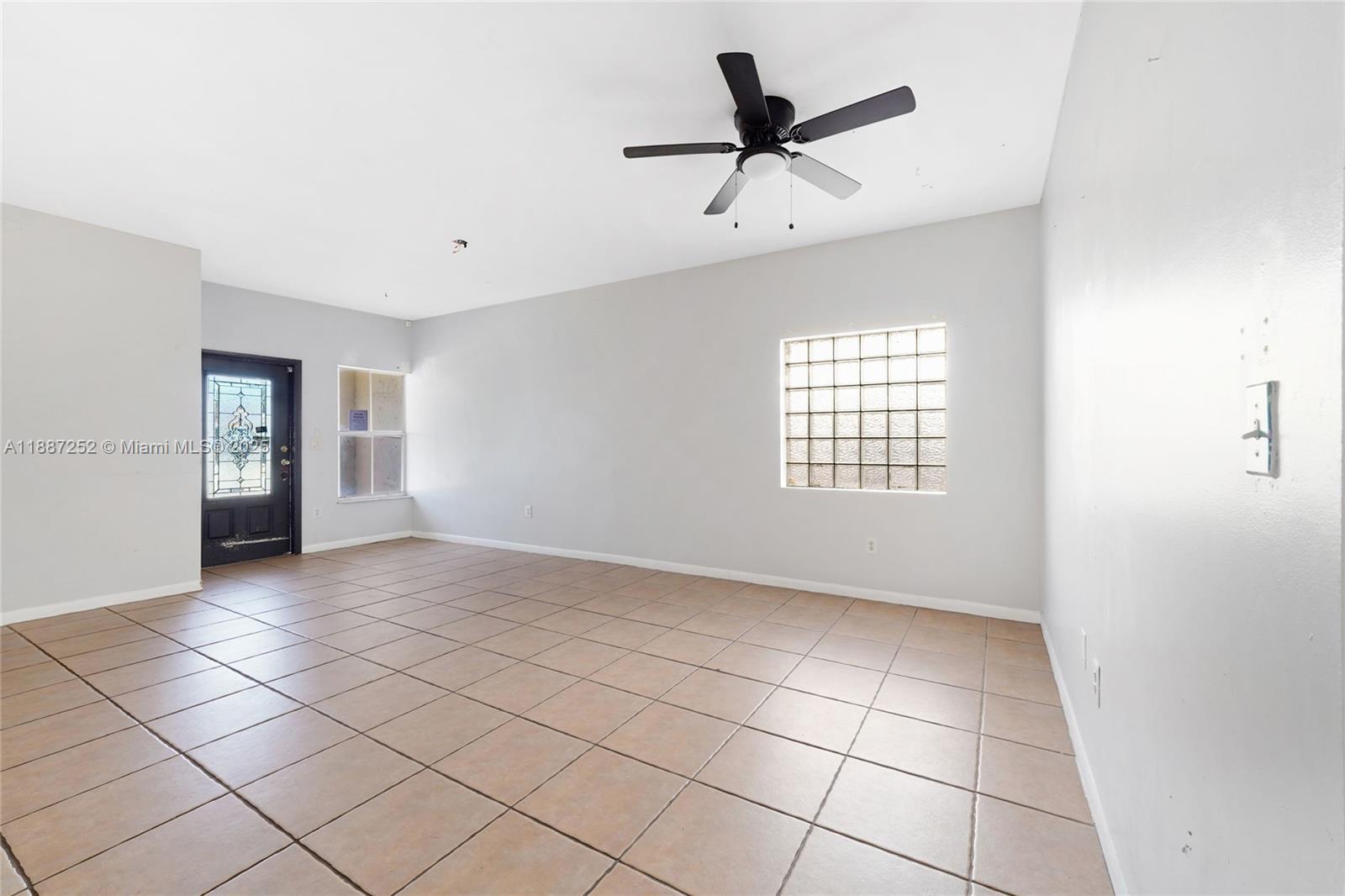 SPANISH LAKES 2ND ADDN - Residential