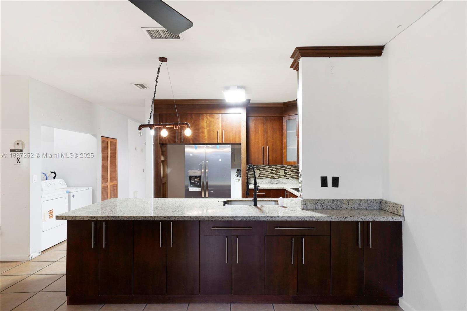 SPANISH LAKES 2ND ADDN - Residential