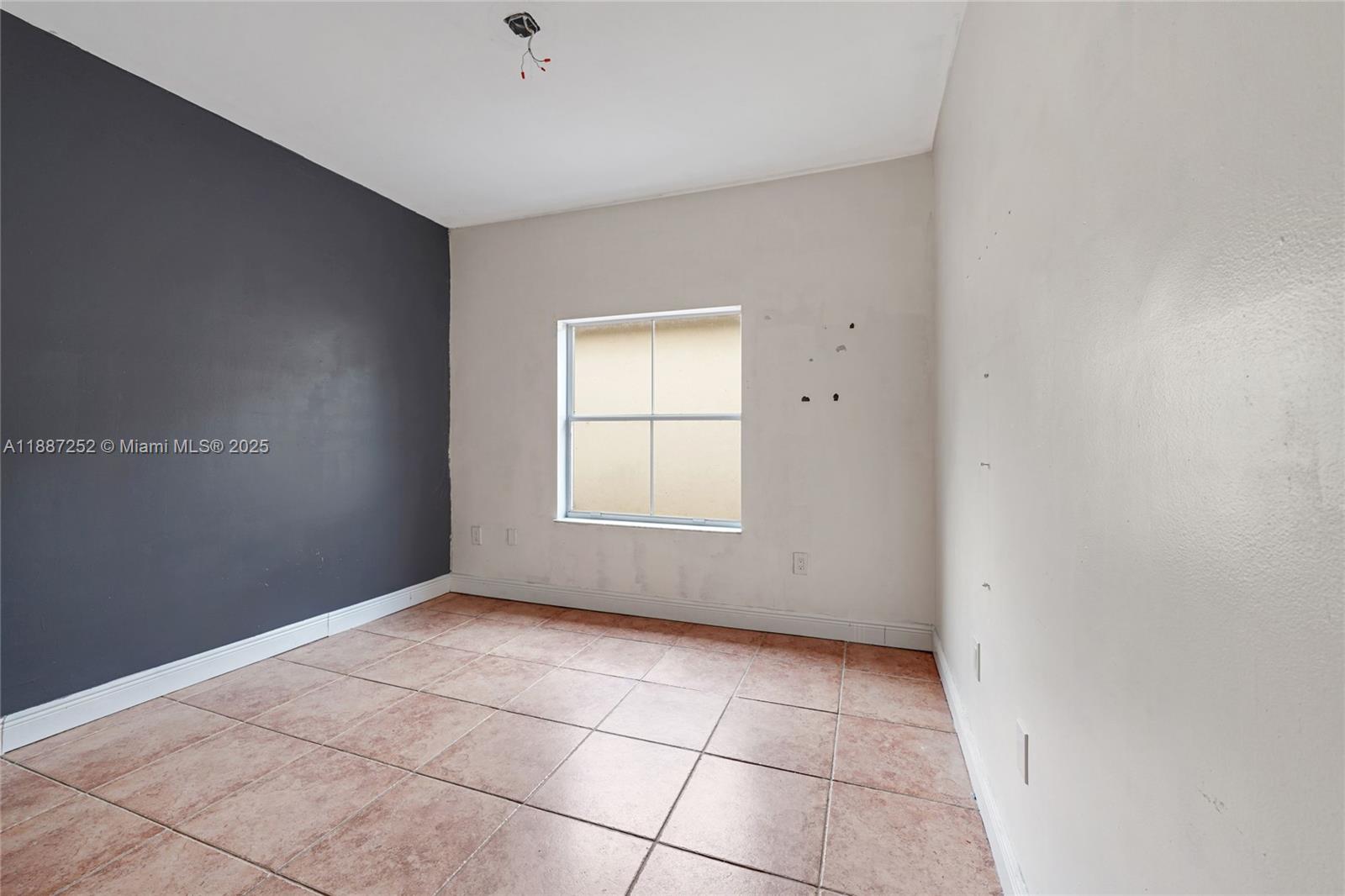 SPANISH LAKES 2ND ADDN - Residential