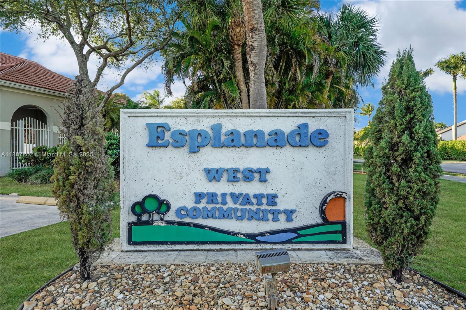 SPANISH LAKES 2ND ADDN - Residential