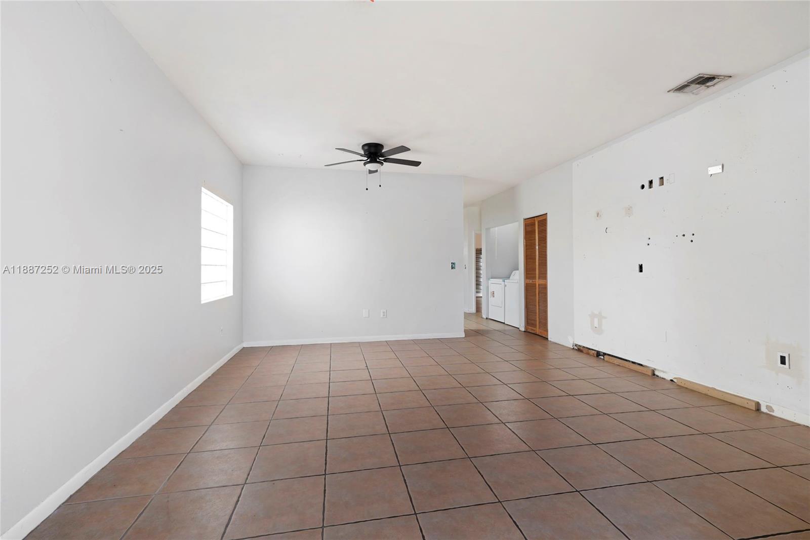 SPANISH LAKES 2ND ADDN - Residential